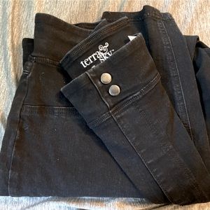Black plus size skinny jeans